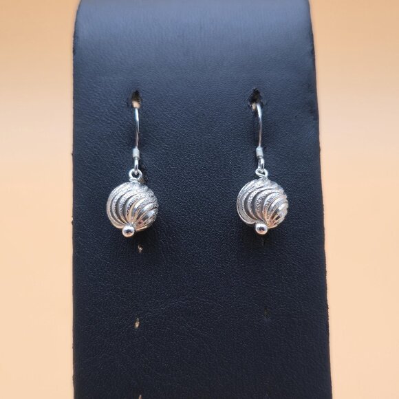 Jewelry - Sterling Silver Textured Pattern Orb Dangle Earrings A4697